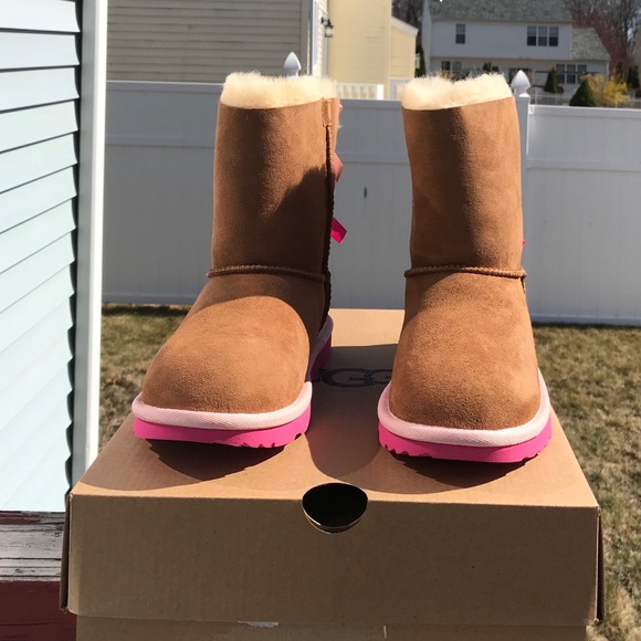 UGG Bailey Bow II - Picture 3 of 6